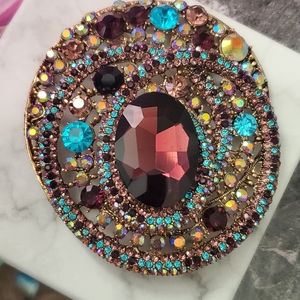 Beautiful bedazzled sparkling Vintage brooch crystal